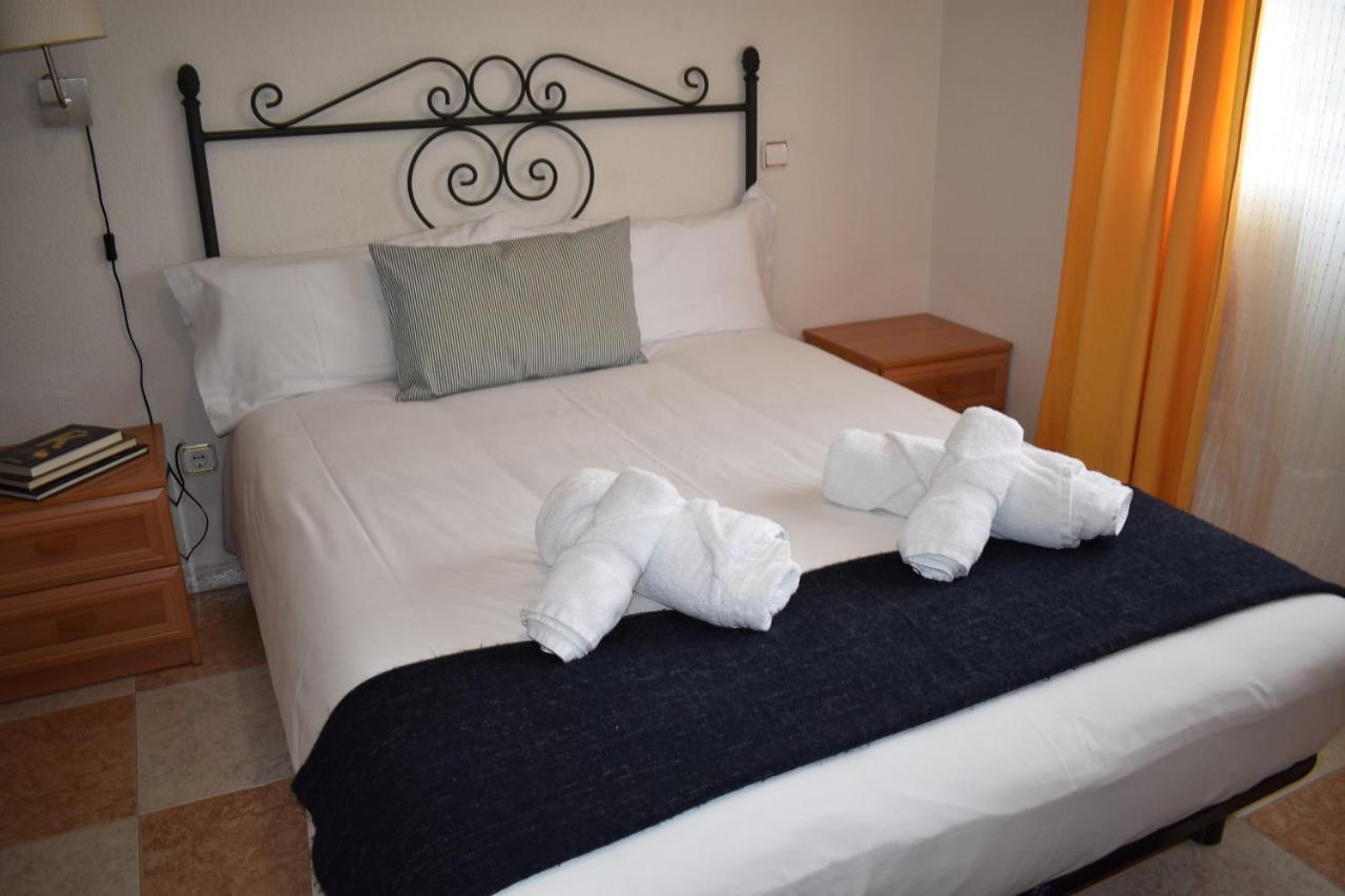 Hotel El Ancla Вильянуэва-де-ла-Каньяда Экстерьер фото