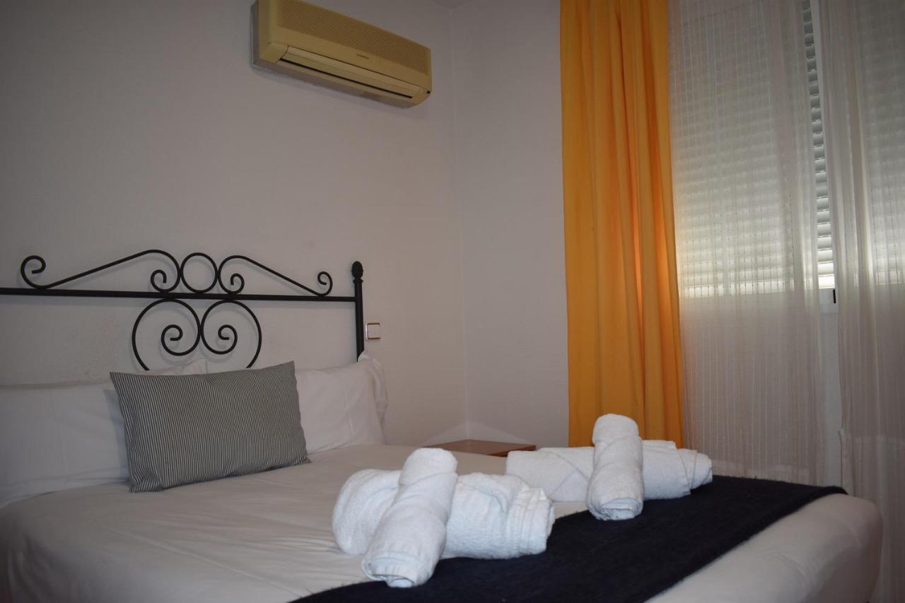 Hotel El Ancla Вильянуэва-де-ла-Каньяда Номер фото